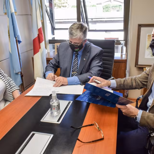 El CAER se suma al Asesoramiento Gratuito en barrios de la UCA Paraná