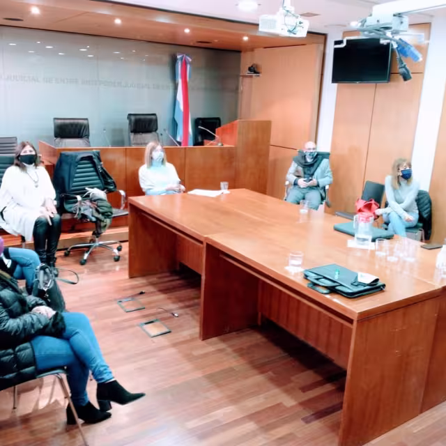 Reunión con Juezas de Familia de Paraná